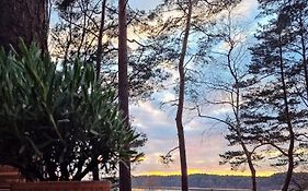 Zakątek Wdzydze -domek nr 7 w pierwszej linii od jeziora